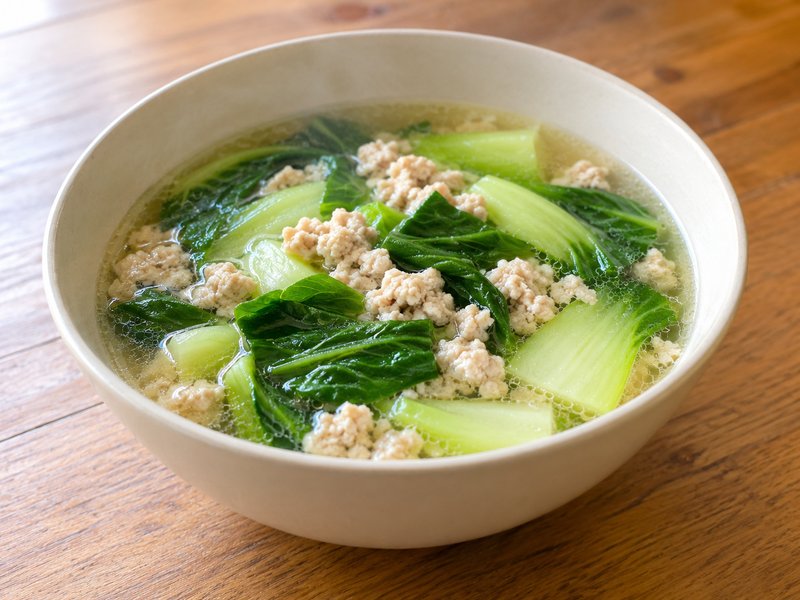 チンゲン菜と鶏ひき肉の塩スープの完成イメージ