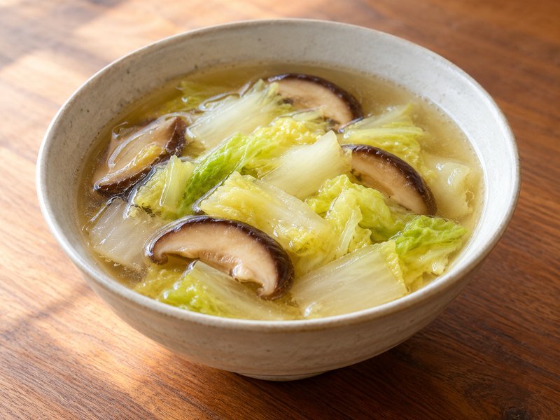 白菜としいたけの中華スープの完成イメージ