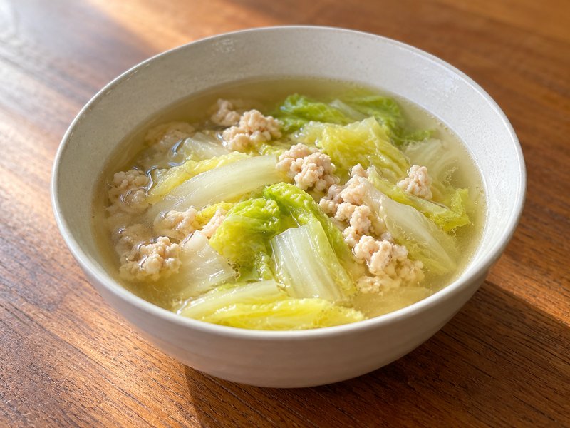 白菜と鶏ひき肉のすまし汁の完成イメージ