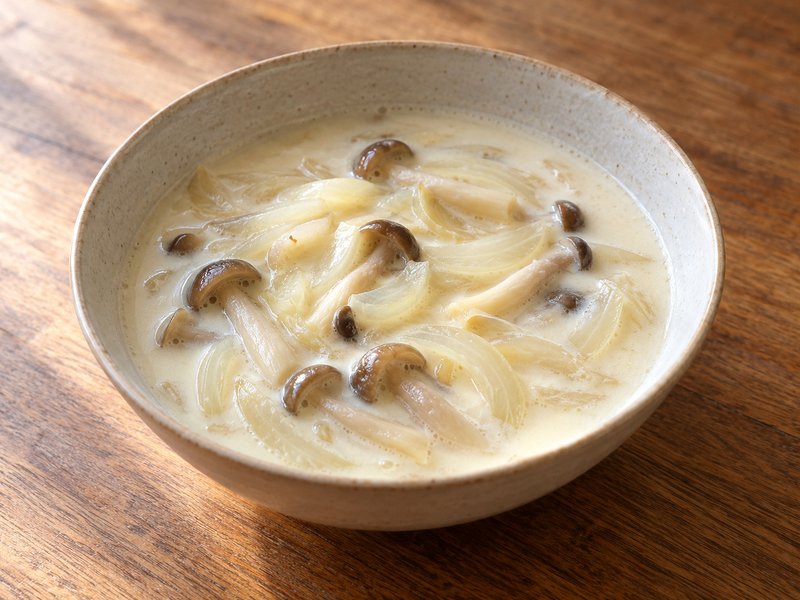しめじと玉ねぎの豆乳スープの完成イメージ