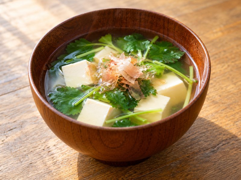 豆腐と三つ葉のすまし汁の完成イメージ