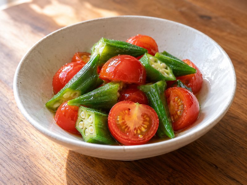 オクラとミニトマトのマリネの完成イメージ